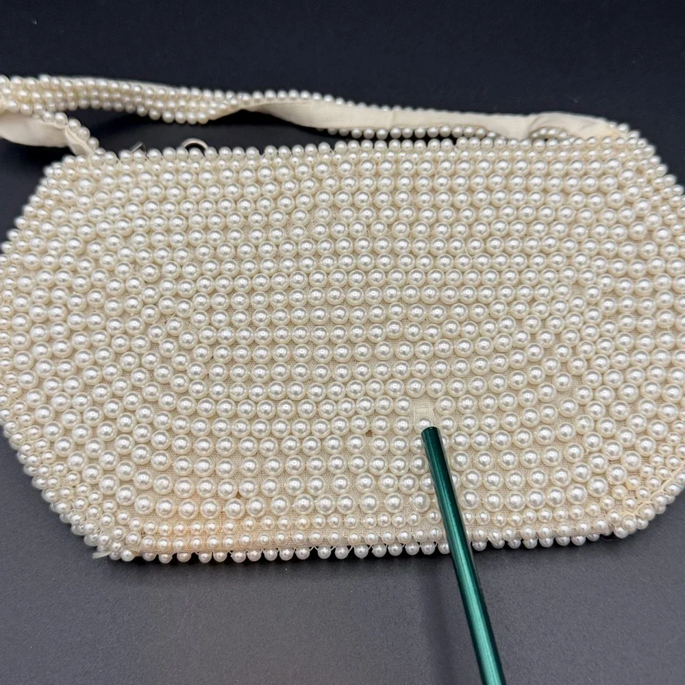 Elegant Pearl-Embellished Cream Handbag - Picture 9 of 11